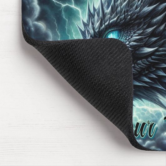 Drachenkopf in einem Gewitter mit Blitz Mousepad (Ecke)