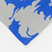 Drachenmuster 02 blue.bwx4 grau BG Fleecedecke (Ecke)