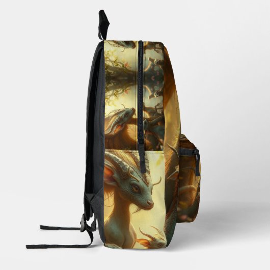 „Drachenmutter im goldenen Wald“ Bedruckter Rucksack (Links)