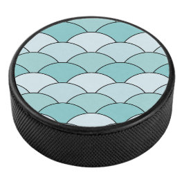 Drachenschuppen, Fächer, Wellen, Seigaiha, Blau Eishockey Puck