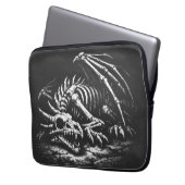 Drachenskelett — von BurnsInHell Laptopschutzhülle (Vorderseite Links)