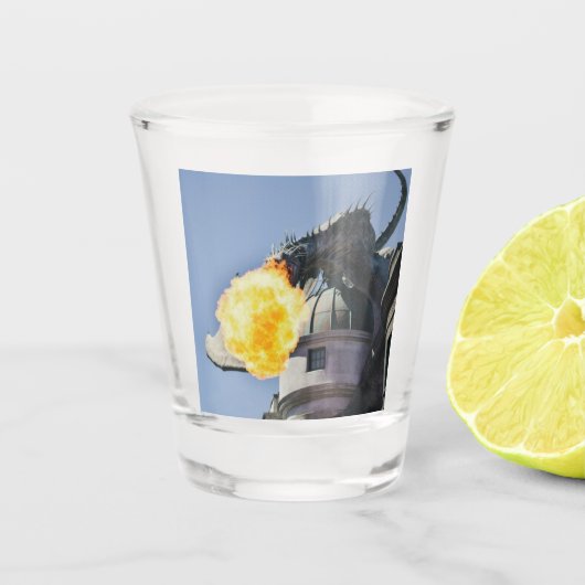 Drachenstatue zum Feueratmen Schnapsglas (Vorderseite)