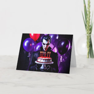 Dracula mit Geburtstagskuchen an Halloween Feiertagskarte