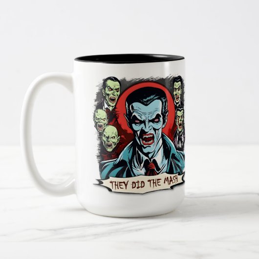 Dracula Vampire Retro Horror Comic Graphic Zweifarbige Tasse (Links)