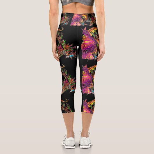 DRAGO Fantasy Dragon in Schwarz Rosa Lila Capri Leggings (Rückseite)