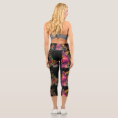 DRAGO Fantasy Dragon in Schwarz Rosa Lila Capri Leggings (Rückseite)