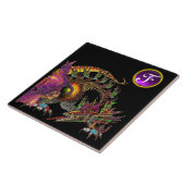 DRAGO, FANTASY DRAGON, LILA GEMSTONE-MONOGRAMM FLIESE (Seite)