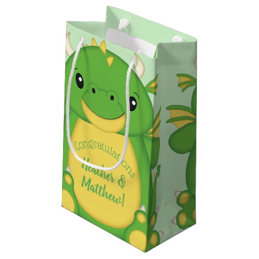 Dragon Baby Shower Green Kleine Geschenktüte (Rückseite Schrägansicht)