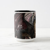 Dragon in Höhle Zweifarbige Tasse (Mittel)