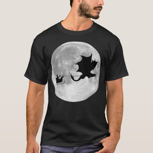 Dragon Pulls Sleigh For Santa In The Night T-Shirt (Vorderseite)