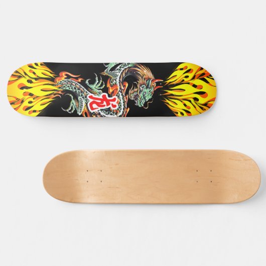 Dragon Skateboard mit Flammen (Horizontal)