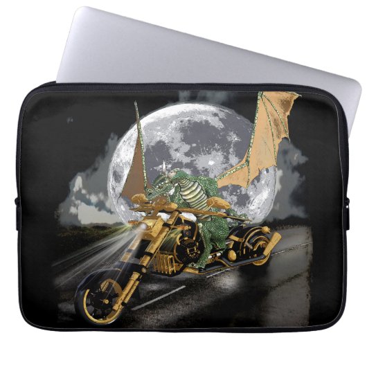 Dragon und Moon Fantasy Artwork Laptopschutzhülle (Vorderseite)
