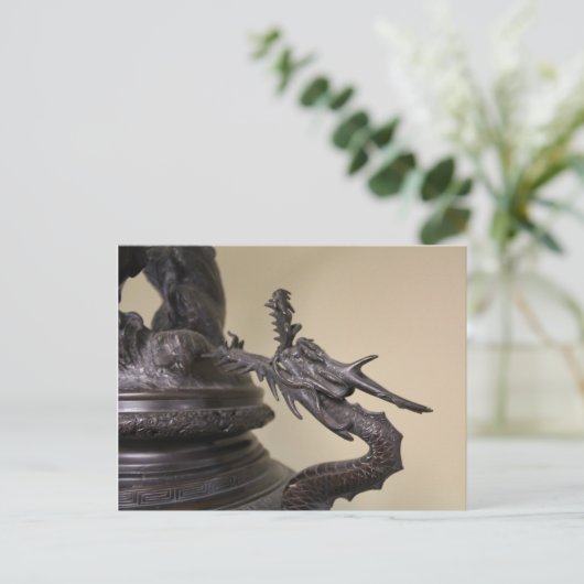 Dragon Urn Postkarte (Stehend Vorderseite)