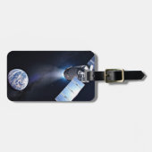 Dragon XL-Raumfahrzeug mit Planet Erde in der Fern Gepäckanhänger (Vorderseite horizontal)