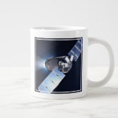 Dragon XL-Raumfahrzeug mit Planet Erde in der Fern Jumbo-Tasse (Rechts)