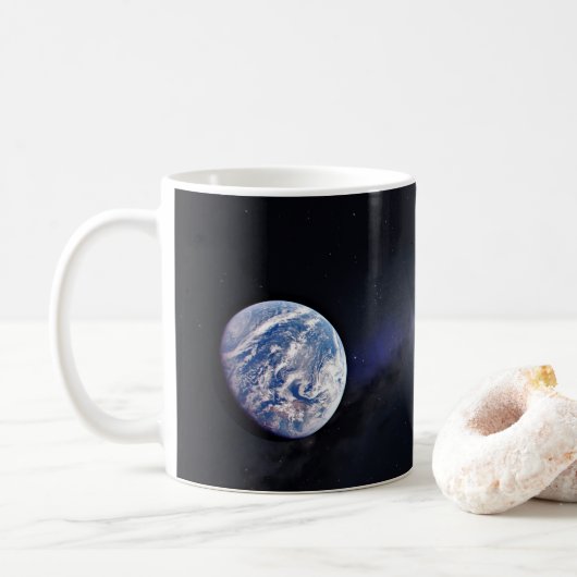 Dragon XL-Raumfahrzeug mit Planet Erde in der Fern Kaffeetasse (Mit Donut)