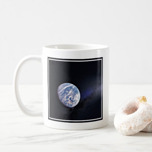 Dragon XL-Raumfahrzeug mit Planet Erde in der Fern Kaffeetasse (Mit Donut)