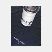 Dragon Xl Spacecraft nähert sich einem Lunar Gatew Fleecedecke (Vorderseite)