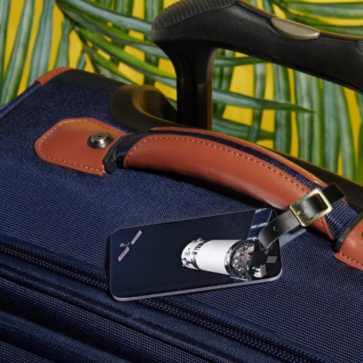 Dragon Xl Spacecraft nähert sich einem Lunar Gatew Gepäckanhänger (Vorderseite Insitu 3)