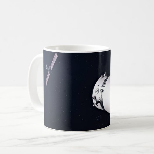 Dragon Xl Spacecraft nähert sich einem Lunar Gatew Kaffeetasse (Vorderseite Links)