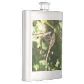 Dragonfly auf einer Twig-Flasche Flachmann (Rechts)