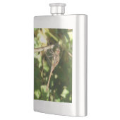 Dragonfly auf einer Twig-Flasche Flachmann (Links)