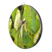 Dragonfly Blau und schwarz auf Gras. Dartscheibe (Vorderseite rechts)