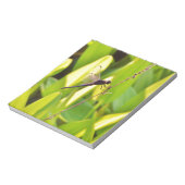 Dragonfly Blau und schwarz auf Gras. Notizblock (Rotiert)