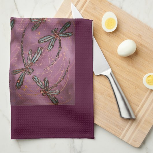 Dragonfly Flit Dusky Rose Handtuch (Viertel Falte)