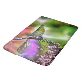 Dragonfly in grüner und blauer realistischer Maler Badematte (Schrägansicht)
