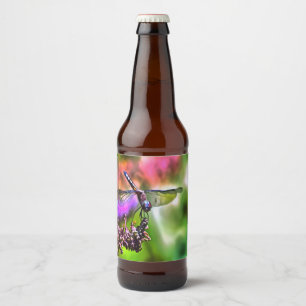 Dragonfly in grüner und blauer realistischer Maler Bierflaschenetikett