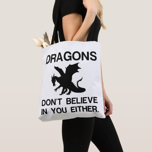 DRAGONS GLAUBEN AUCH NICHT IN IHNEN TASCHE (Von Nahem)