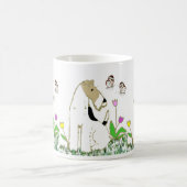 Draht-Foxterrier und Schmetterlinge Kaffeetasse (Mittel)