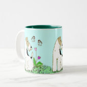 Draht-Foxterrier und Schmetterlinge Zweifarbige Tasse (Vorderseite Links)