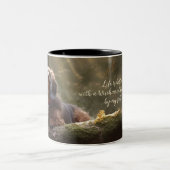 Drahthaar Dackel in Forest Zwei-Tone-Kaffee-Tasse Zweifarbige Tasse (Mittel)