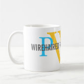 Drahthaar, das Griffon Monogramm zeigt Kaffeetasse (Links)