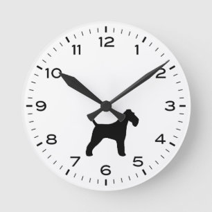 Drahthaar-Fuchs-Terrier-Hunderasse-Silhouette Runde Wanduhr