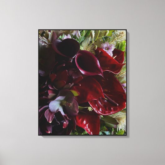 Dramatic Burgundy Floral Canvas Leinwanddruck (Vorderseite)