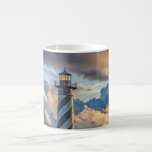 Dramatic Lighthouse Seascape with Stormy Waves Kaffeetasse (Mittel)