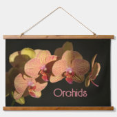 Dramatisch Coral Pink Orchids Fotografisch floral Wandteppich Mit Holzrahmen (Vorne)