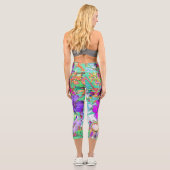 Dramatisch Psychedelische Magenta und violette Blu Capri Leggings (Rückseite)