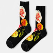 Dramatisch Rosa Gelbe Rosen auf schwarzen Socken (Linkes Detail)
