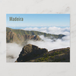 Dramatische Berglandschaft mit Wolken in Madeira Postkarte