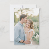 Dramatische dunkelgrüne florale Bogen-Hochzeitsein Save The Date (Rückseite)