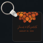 Dramatische Kupfer-Blume auf der Schwarzen Hochzei Schlüsselanhänger<br><div class="desc">Der dunkle und dramatische Hochzeitszug-Schlüsselanhänger besticht durch eine moderne Blume aus metallischem Kupferkasten mit anpassbarem Text auf schwarzem Hintergrund.</div>