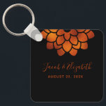 Dramatische Kupfer-Blume auf der Schwarzen Hochzei Schlüsselanhänger<br><div class="desc">Der dunkle und dramatische Hochzeitszug-Schlüsselanhänger besticht durch eine moderne Blume aus metallischem Kupferkasten mit anpassbarem Text auf schwarzem Hintergrund.</div>