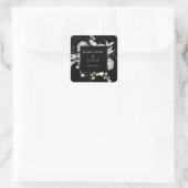 dramatische Silberblumen-Monogramm-Hochzeit Quadratischer Aufkleber (Tasche)