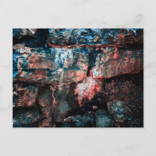 Dramatische Steinmauer mit roten und blauen Textur Postkarte