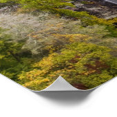 Dramatische Wasserfälle im Herbst Poster (Ecke)