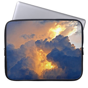 Dramatische Wolkenbildung Laptopschutzhülle